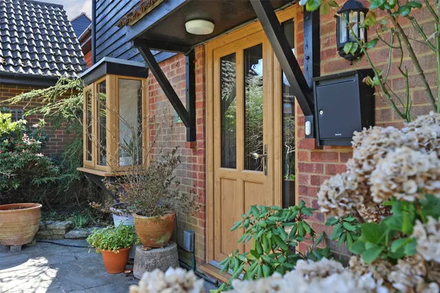 Stanhopes, Limpsfield, RH8, photo 2