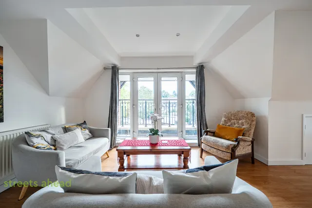 Foxley Lane, Purley, CR8, photo 2