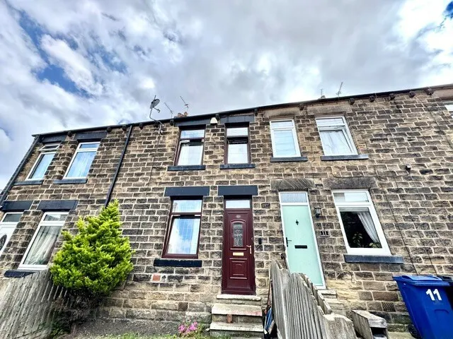 Claycliffe Terrace, BARNSLEY, photo 1