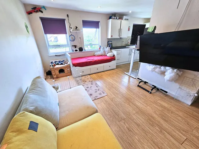 Poplar Road, Aylesbury, HP20, photo 2