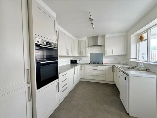 Lymington, Hampshire, photo 2