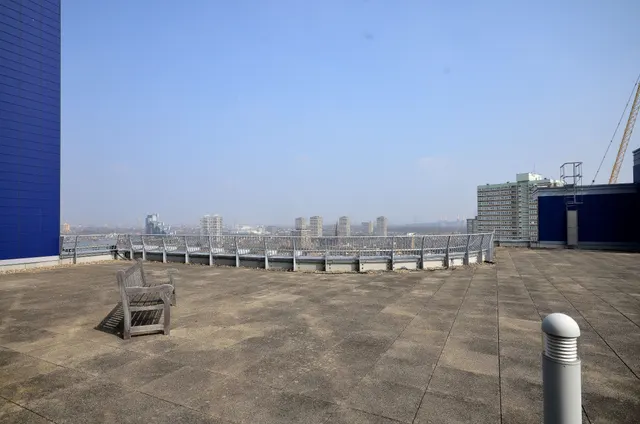 702 Falcon Wharf, 34 Lombard Road, London, photo 1
