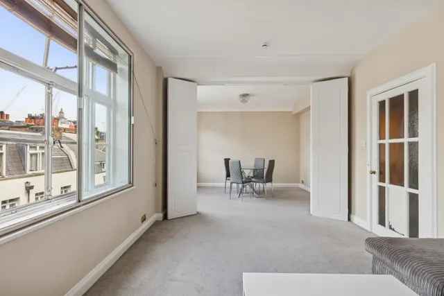 Photo 2 — Carrington House, Hertford Street, London, W1J 7RG