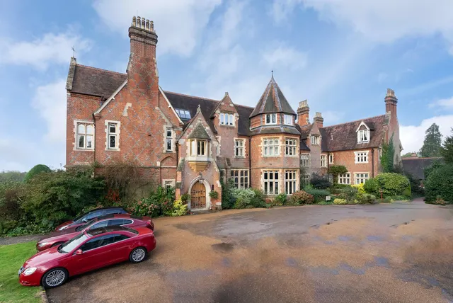 Grenehurst Park, Capel, RH5, photo 2