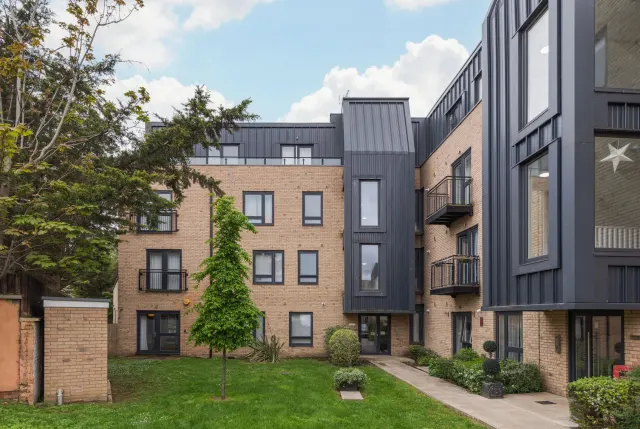Woodthorpe Road, Ashford, TW15, photo 1