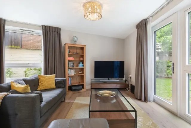 Woodthorpe Road, Ashford, TW15, photo 2