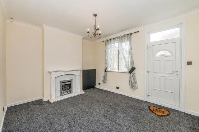 Hugh Street, Castleford, WF10, photo 3