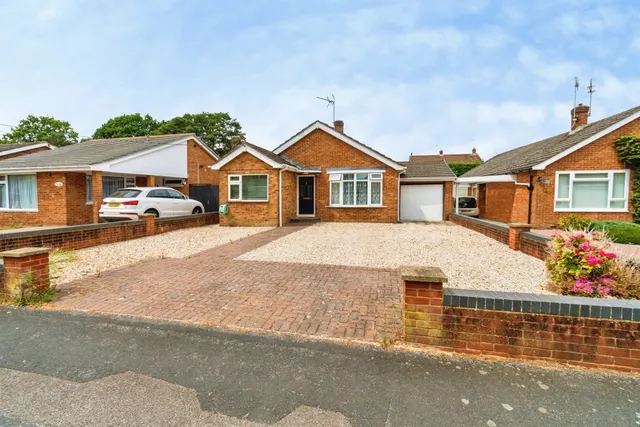 Crescent Road, North Baddesley, SO52, photo 1