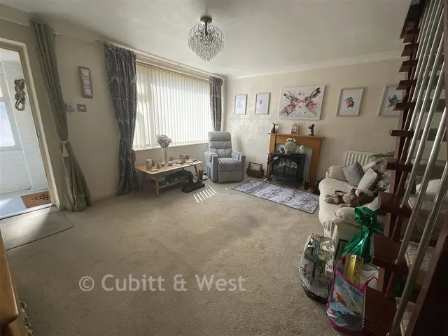 Cherrywood Gardens, Hayling Island, PO11, photo 2