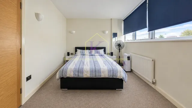 Warwick Lane, London, W14, photo 3