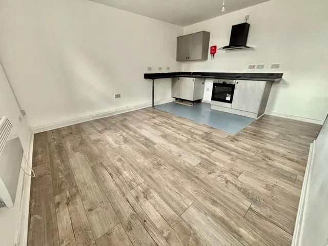 Photo 3 — 116 Wash Lane, Bury, BL9
