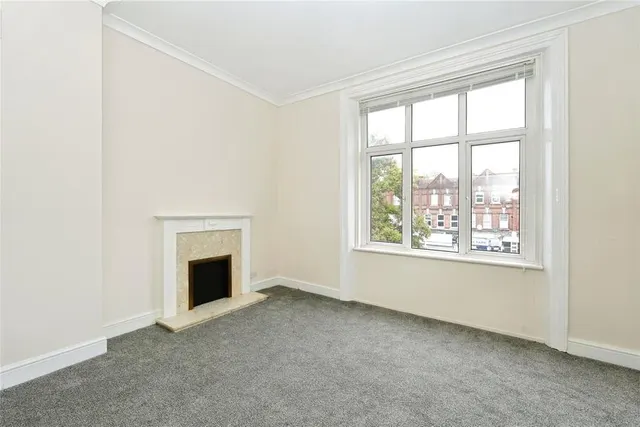 Lee High Road, London, SE13, photo 2