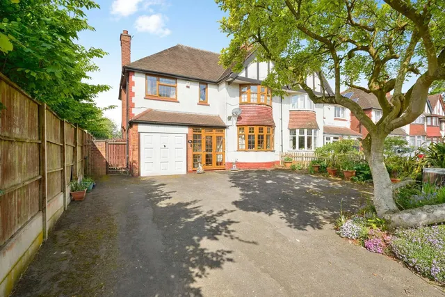 Bescot Road, Walsall, West Midlands, WS2, photo 1