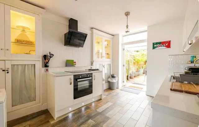 Tucker Street, Wells, BA5, photo 3