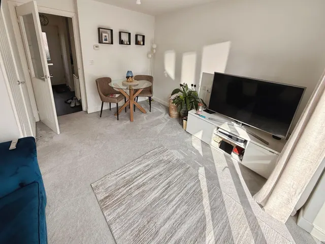 Booth Crescent, Telford, TF3, photo 3