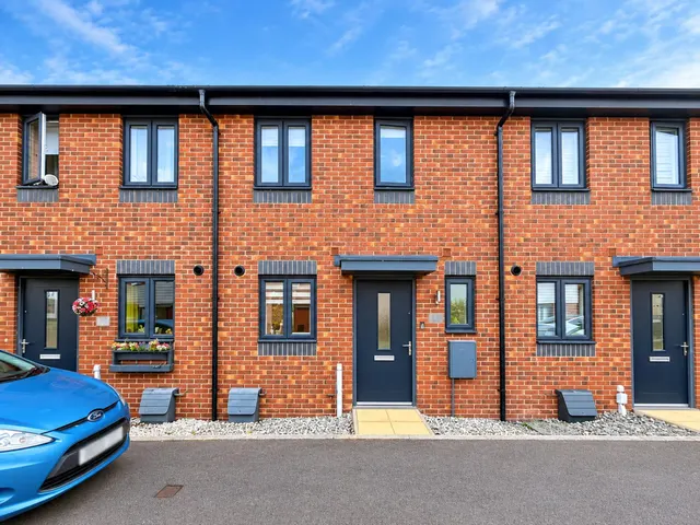 Booth Crescent, Telford, TF3, photo 1