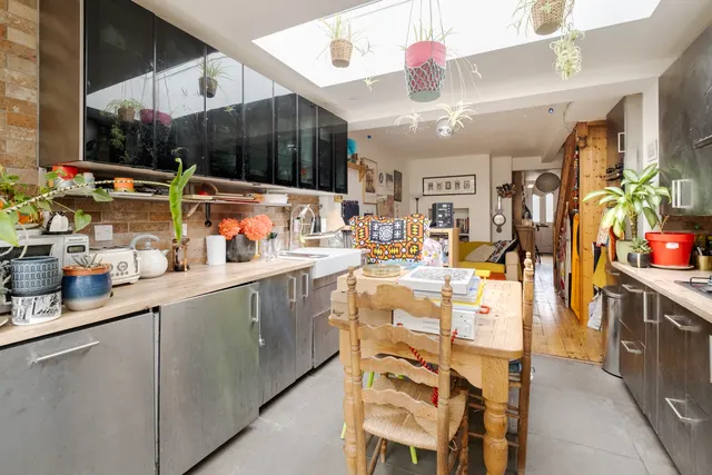 Photo 3 — Oakfield Road, London, N4