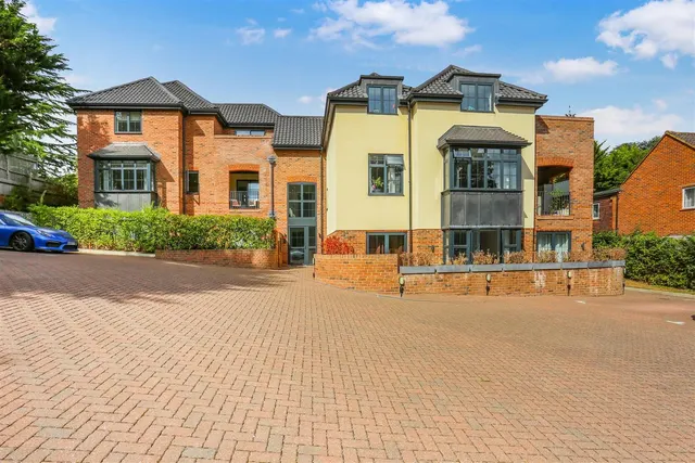 Cheam Road, Cheam, SM2 7LQ, photo 1