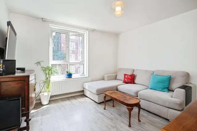 Charnwood Street, London, E5, photo 1