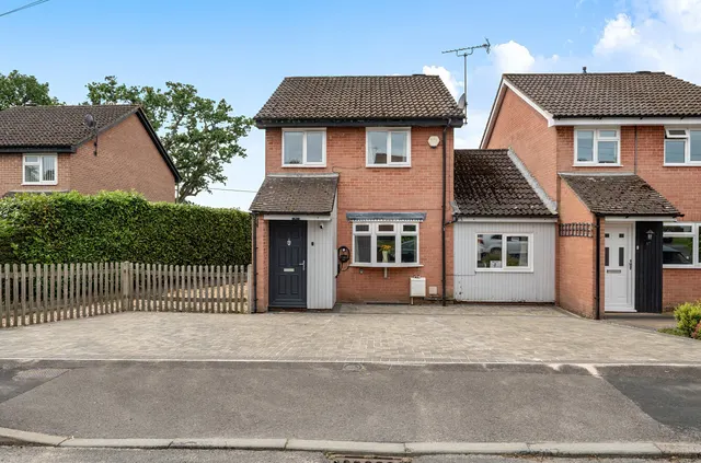Nutshalling Avenue, Rownhams, SO16, photo 1