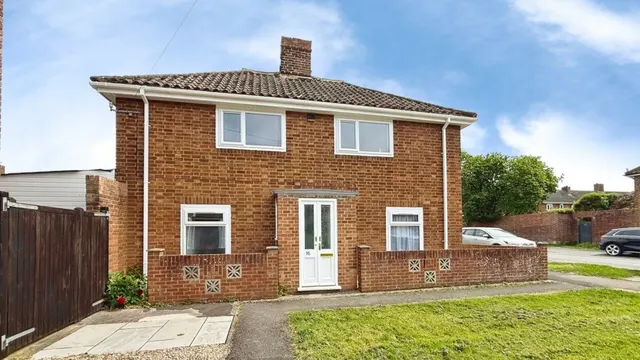 Oldfield Park, Westbury, photo 1