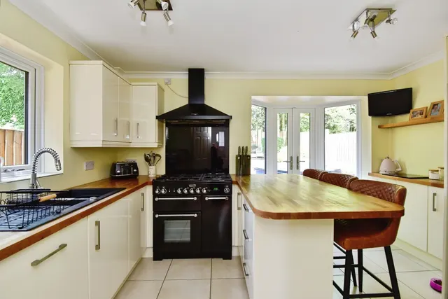 Photo 2 — Willowcroft Way, STOKE-ON-TRENT, Staffordshire, ST7