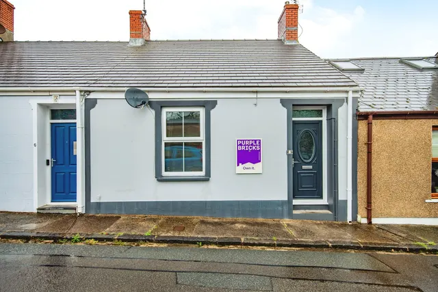 Owen Street, Pembroke, photo 1