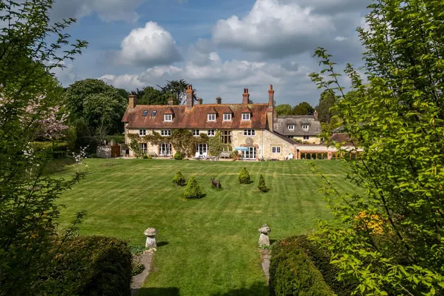 Marnhull, Sturminster Newton, DT10, photo 1