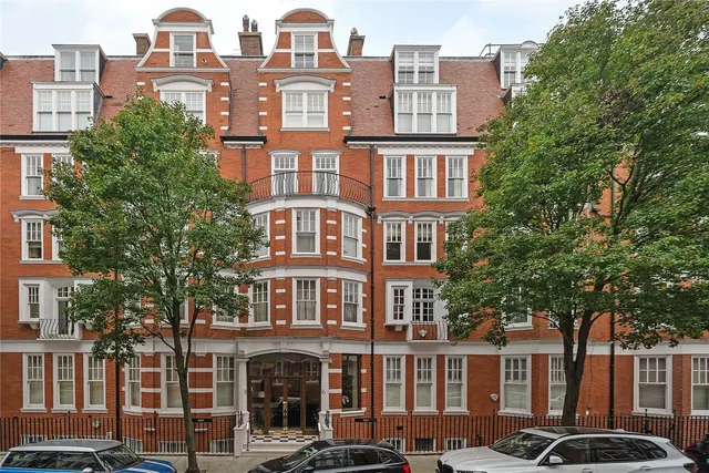 Sloane Court West, London, SW3, photo 1