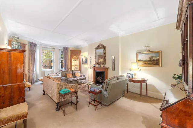 Sloane Court West, London, SW3, photo 2