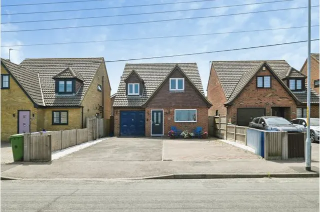 Queens Road, Sheerness, photo 1