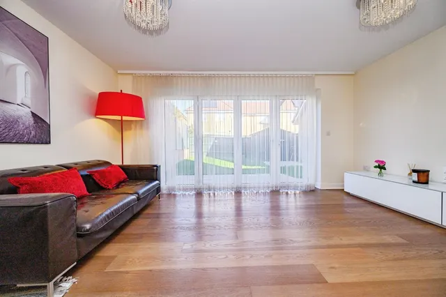 Braham Crescent, Leavesden, WD25, photo 2