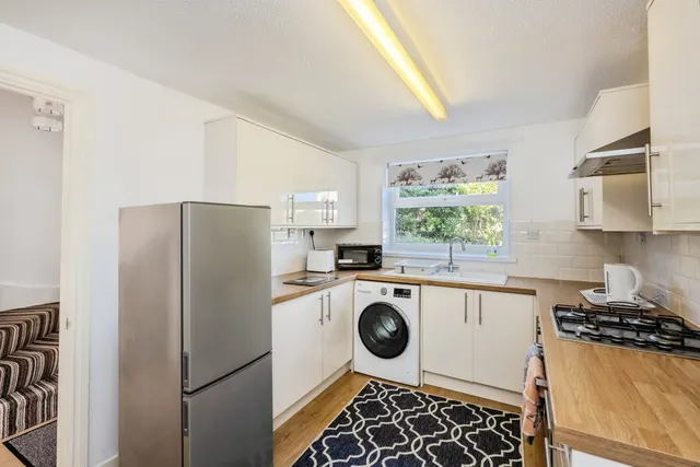 Ffordd Taliesin, Swansea, SA2, photo 2