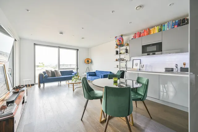 Flat 907, Baldwin Point, 6 Sayer Street, London, photo 1