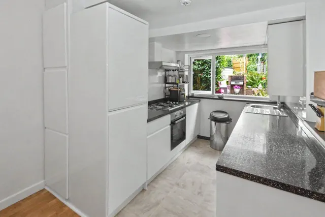 Armley Grange Walk, Leeds, LS12, photo 3