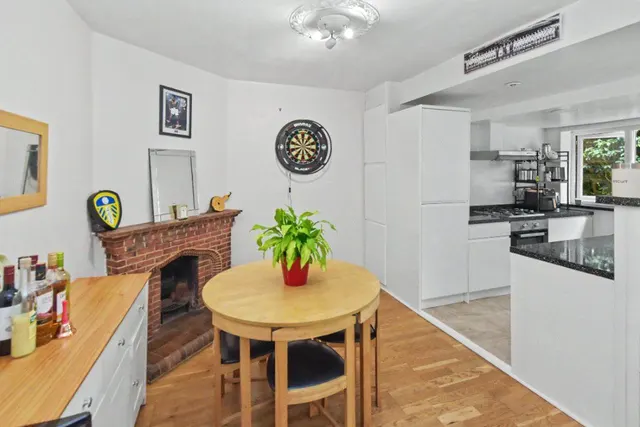 Armley Grange Walk, Leeds, LS12, photo 2