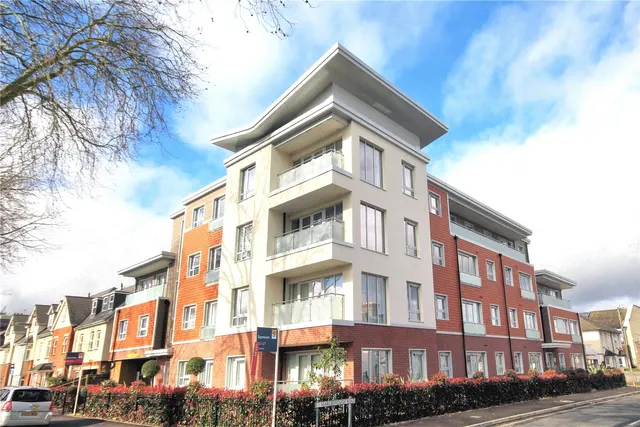 Maybury Road, Woking, GU21, photo 1