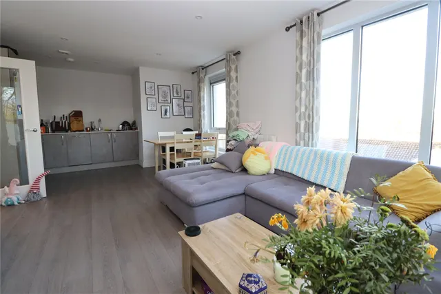 Maybury Road, Woking, GU21, photo 3