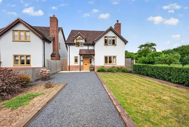 Hilary Gardens, Blackminster, WR11, photo 1