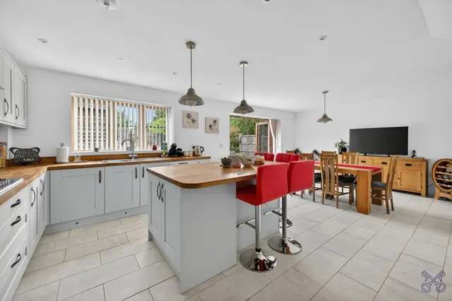 Hilary Gardens, Blackminster, WR11, photo 2