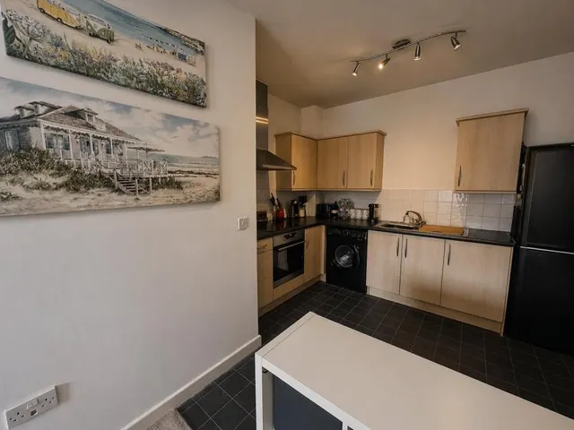 Skippetts Gardens, Basingstoke, RG21, photo 3