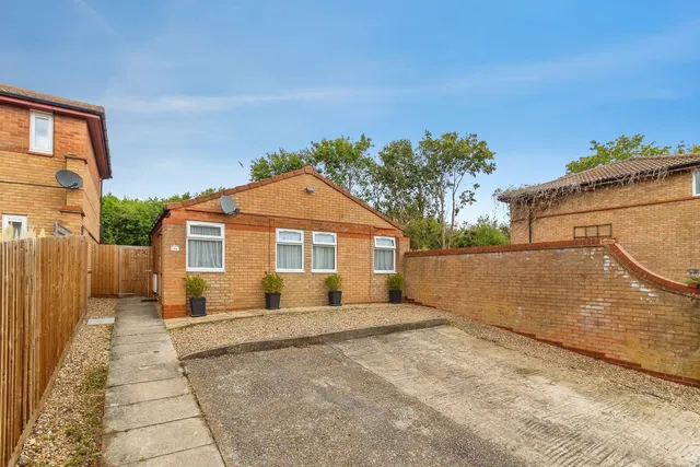 Silicon Court, Shenley Lodge, Milton Keynes, MK5, photo 1