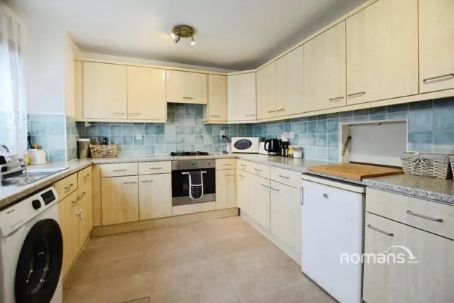 Braybourne Close, Uxbridge, UB8, photo 2