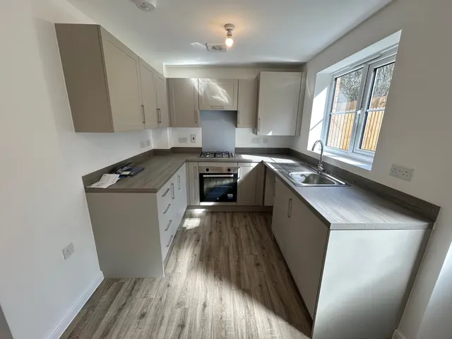 Curlew Street, Poolsbrook, S43, photo 2