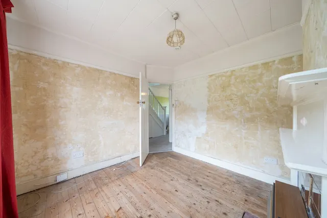 Photo 3 — Woodbrook Road, SE2