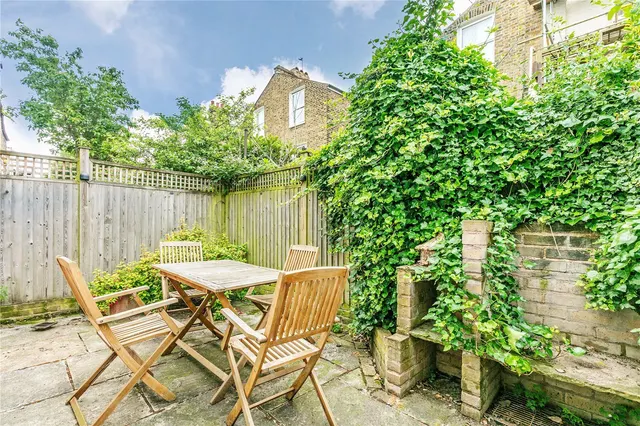 Hazelbourne Road, London, SW12, photo 2