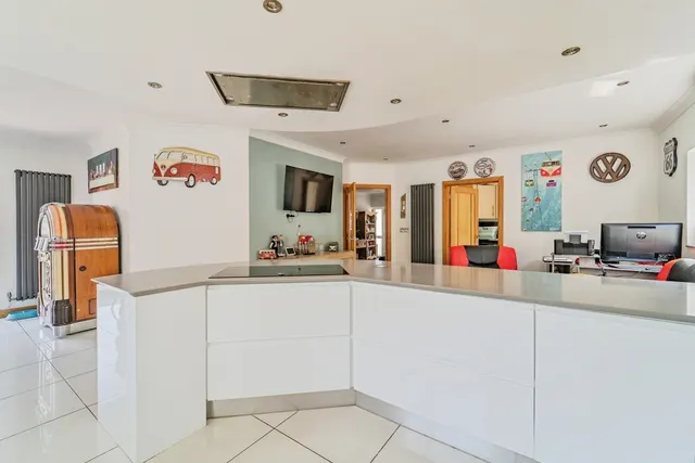 Smyth Street, Fishguard, SA65, photo 2