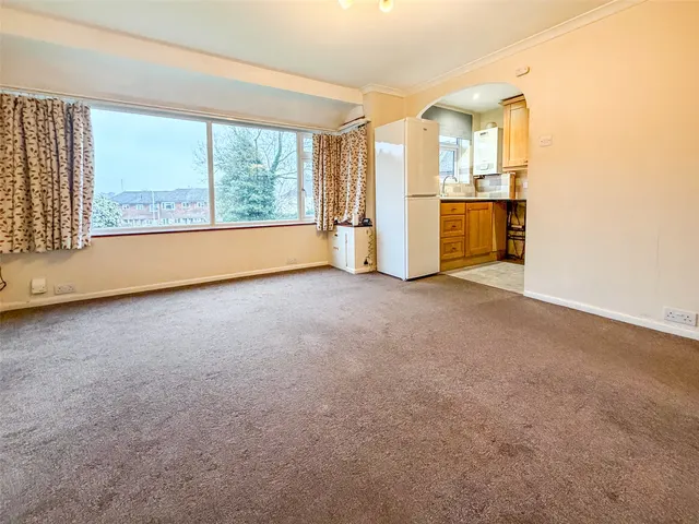 Photo 3 — Wellington Gardens, Cambridge Road, Aldershot, Hampshire, GU11 3LB