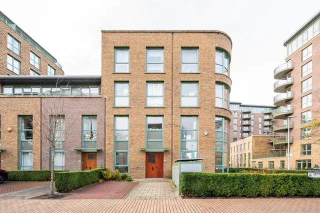 Photo 2 — 11 Ottley Drive, London