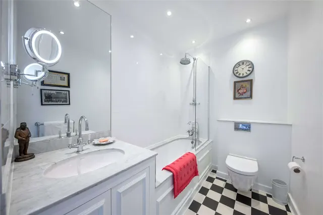 Photo 3 — Eaton Square, Belgravia, London, SW1W 9BQ